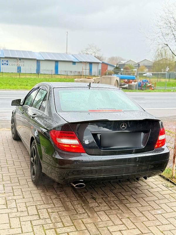 Gebraucht Mercedes C250 204 PS (150 kW) 2012 Schwarz Limousine