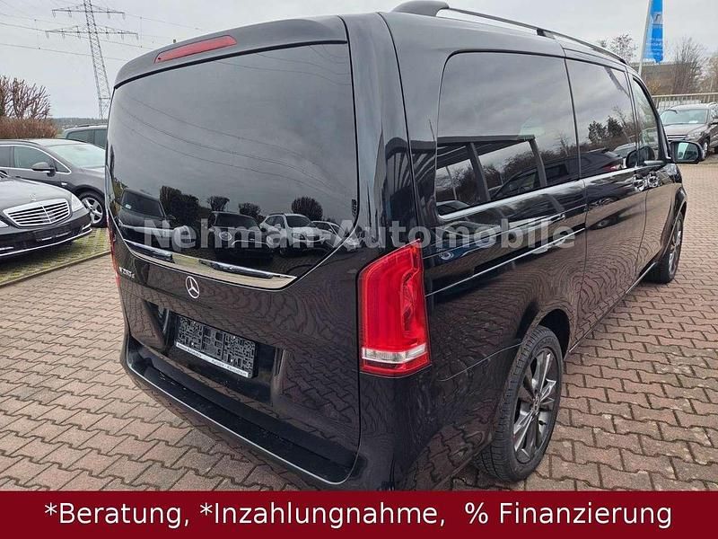 Gebraucht Mercedes V220 Edition 190 PS (139 kW) 2019 Obsidianschwarz metallic Van / Kleinbus