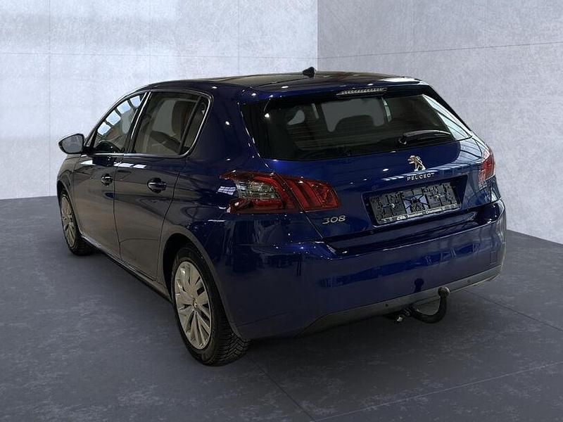 Gebraucht Peugeot 308 Active 110 PS (80 kW) 2020 Magnetic blau Limousine