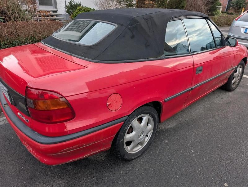 Rot Gebraucht 1998 Opel Astra Cabriolet Cabrio | 700 € (Superpreis) - Bild 1/4