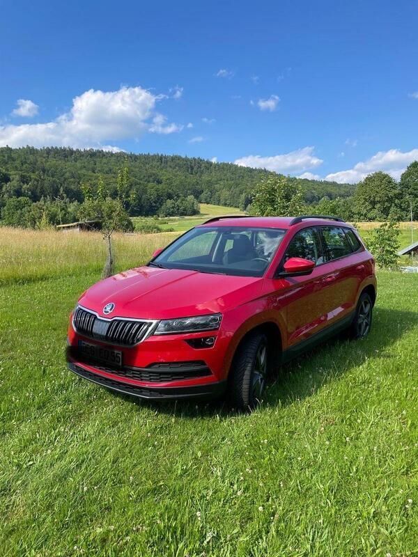 Rot Gebraucht 2020 Skoda Karoq Ambition SUV | 24.800 € (Superpreis) - Bild 1/4