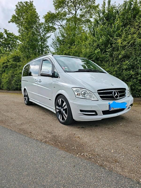 Weiß Gebraucht 2013 Mercedes Viano Edition Van / Kleinbus | 23.000 € (Teuer) - Bild 1/4