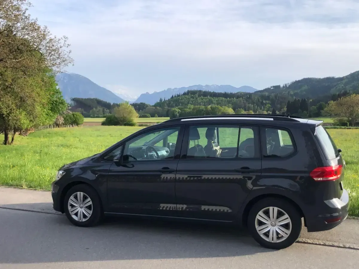 Gebraucht VW Touran 116 PS (85 kW) 2017 Grau Van / Kleinbus