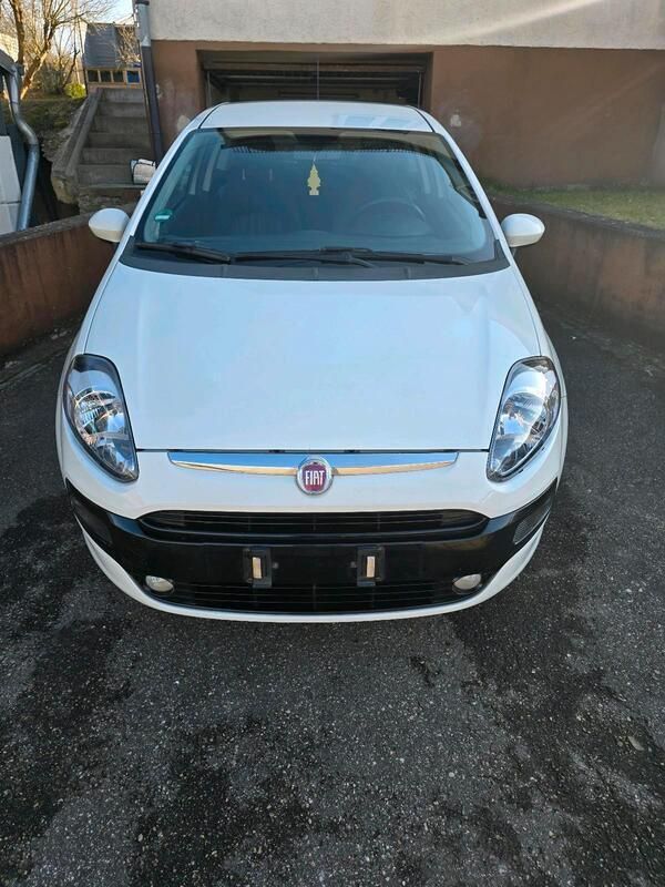 Weiß Gebraucht 2011 Fiat Punto Evo Active Kleinwagen | 2.299 € (Fairer Preis) - Bild 1/4