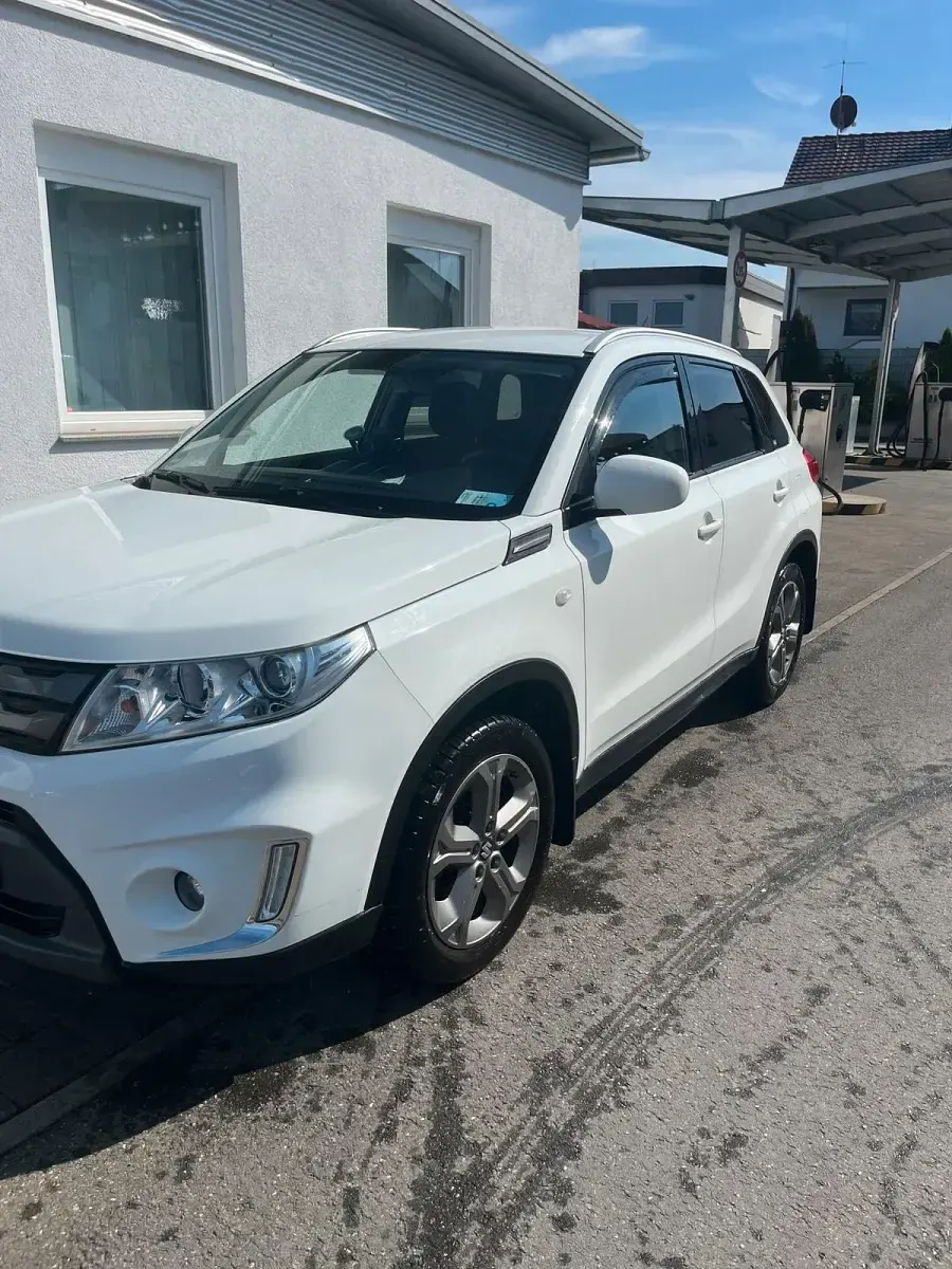 Gebraucht Suzuki Vitara 120 PS (88 kW) 2018 Weiß SUV