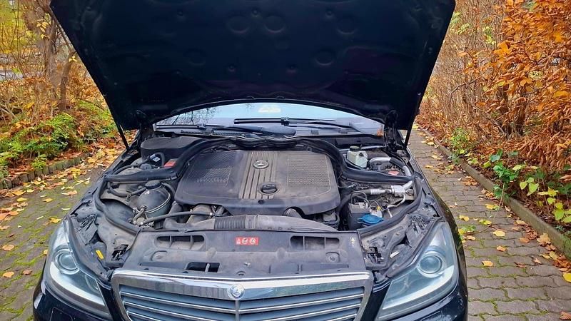 Schwarz Gebraucht 2011 Mercedes 220 Kombi | 6.500 € (Superpreis) - Bild 1/4