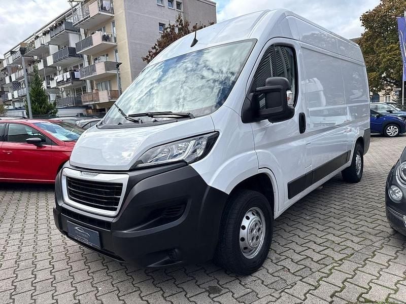 Weiß Gebraucht 2021 Peugeot Boxer Premium Van | 18.990 € (Fairer Preis) - Bild 1/4