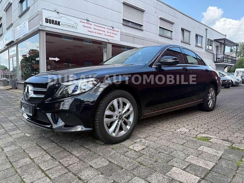 Gebraucht Mercedes C200 184 PS (135 kW) 2019 Schwarz Limousine