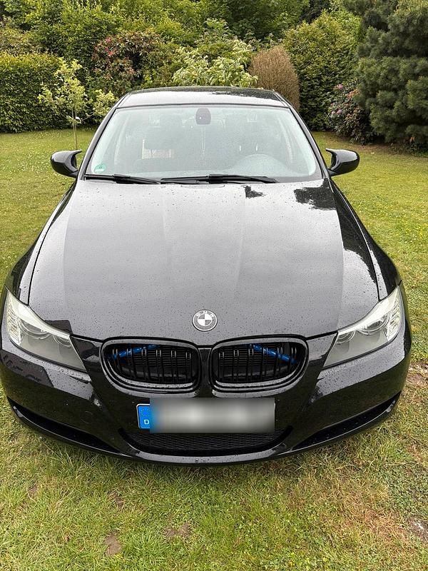 Schwarz Gebraucht 2011 BMW 316 Limousine | 6.500 € (Fairer Preis) - Bild 1/4
