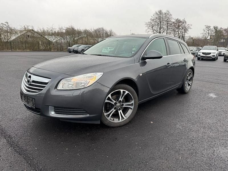 Gebraucht Opel Insignia Edition 131 PS (96 kW) 2012 Grau Limousine
