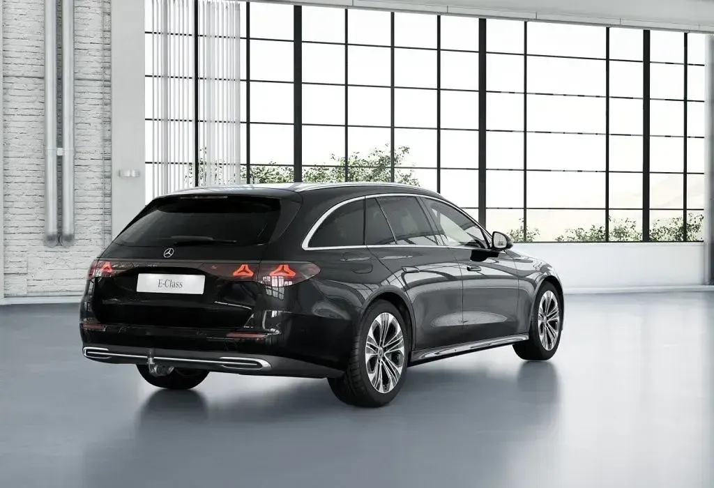 Gebraucht Mercedes E300 Avantgarde 197 PS (144 kW) 2025 Schwarz metalliclack obsidians Kombi