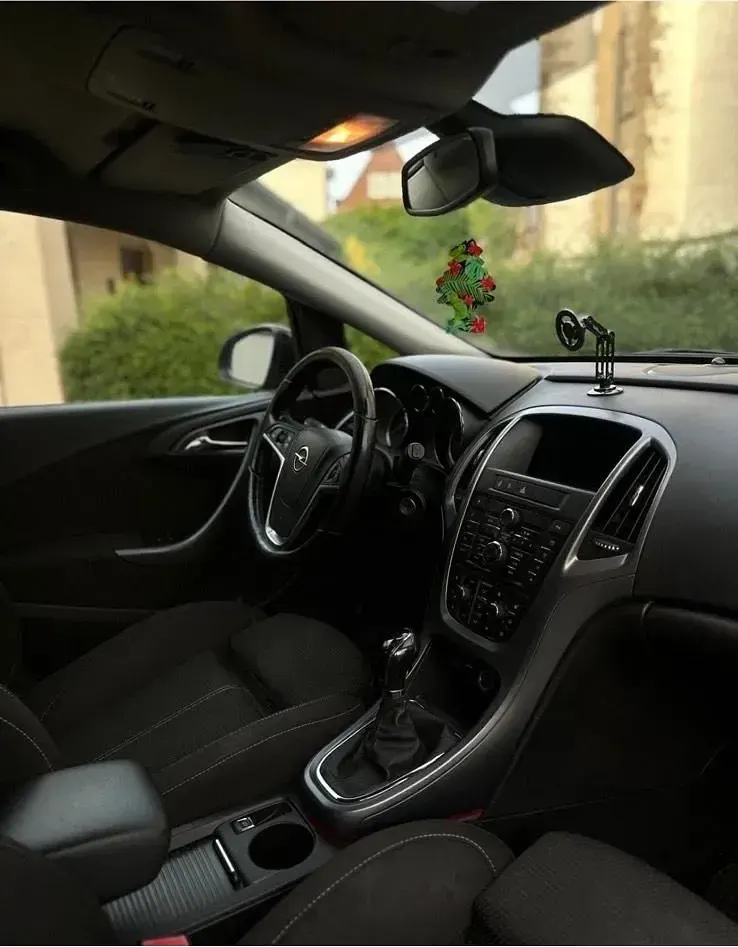 Gebraucht Opel Astra 131 PS (96 kW) 2014 Kombi