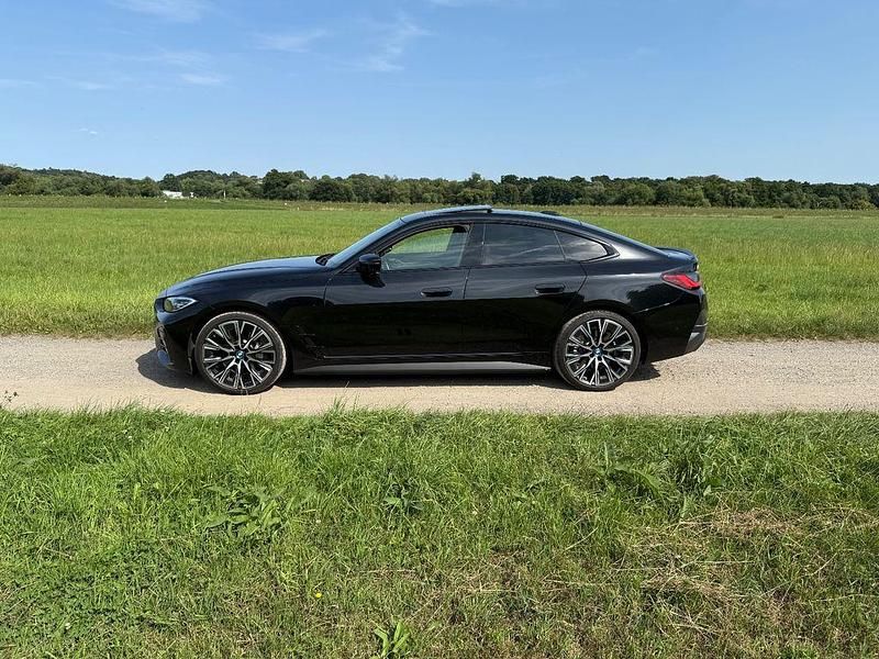Schwarz Gebraucht 2023 BMW i4 M Sport Limousine | 46.900 € (Etwas zu teuer) - Bild 1/4