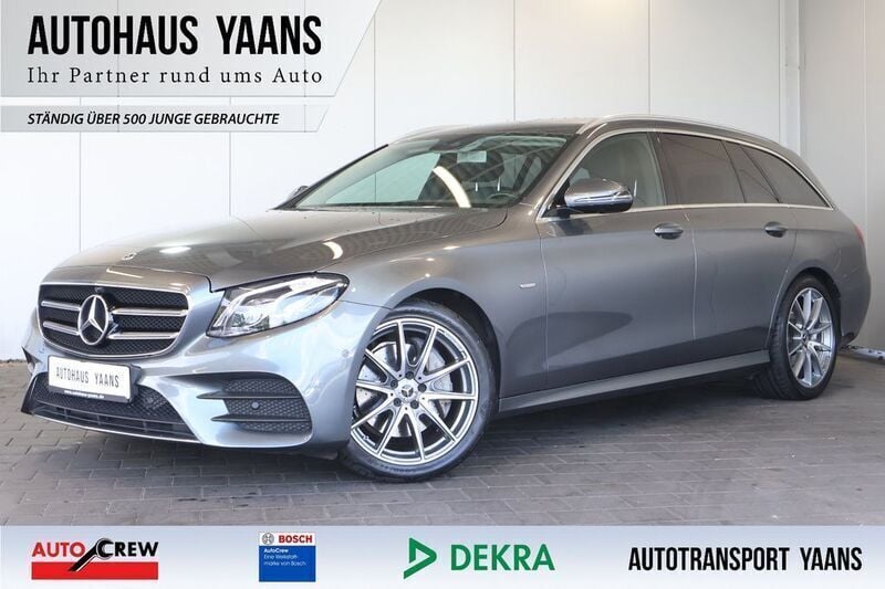 Grau Gebraucht 2020 Mercedes E200 AMG line Limousine | 28.889 € (Superpreis) - Bild 1/4