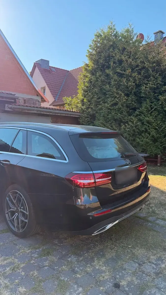 Gebraucht Mercedes E220 200 PS (147 kW) 2020 Schwarz Kombi
