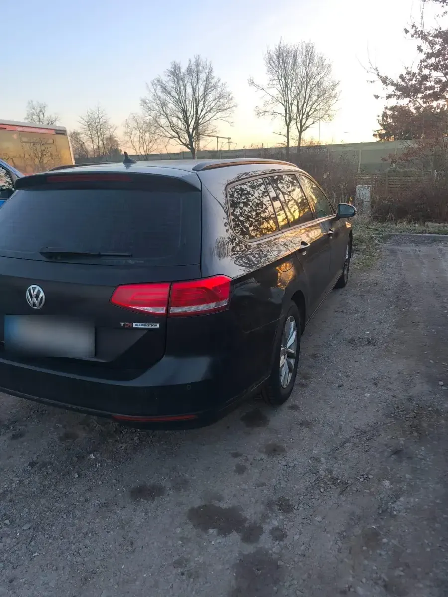 Gebraucht VW Passat 120 PS (88 kW) 2016 Schwarz Kombi