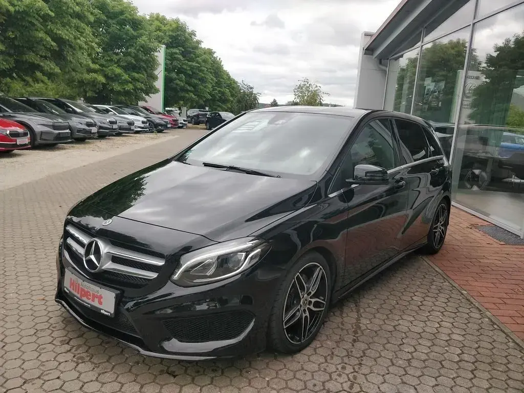 Gebraucht Mercedes B220 AMG line 177 PS (130 kW) 2017 Kosmosschwarz  metalliclack Kleinwagen