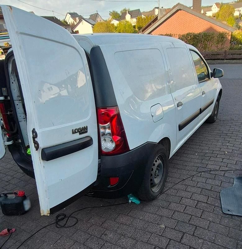 Second-hand Dacia Logan 75 CP (55 kW) 2010 Alb Berlinǎ