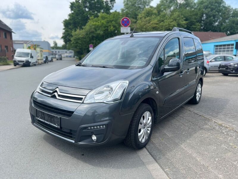Grau Gebraucht 2016 Citroën Berlingo Shine Van / Kleinbus | 9.990 € - Bild 1/4