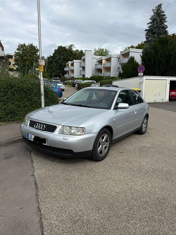 Silber Gebraucht 2001 Audi A3 Ambition Limousine | 3.500 € (Teuer) - Bild 1/4