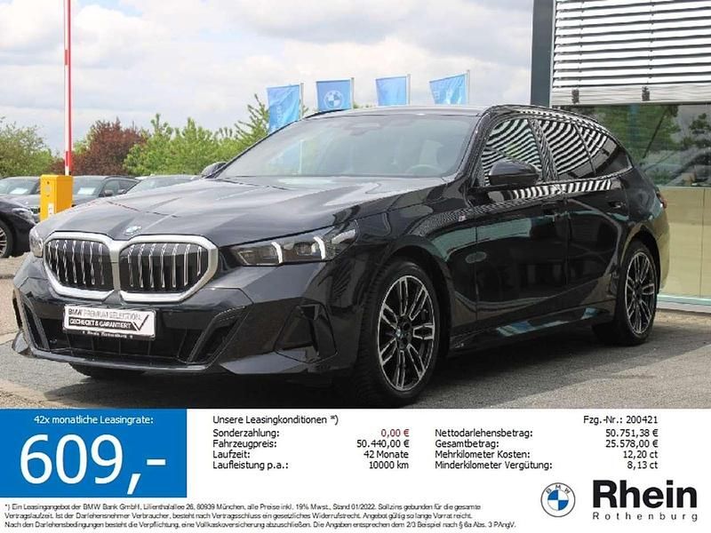 Schwarz Gebraucht 2024 BMW 520 M Sport Kombi | 47.640 € (Superpreis) - Bild 1/4