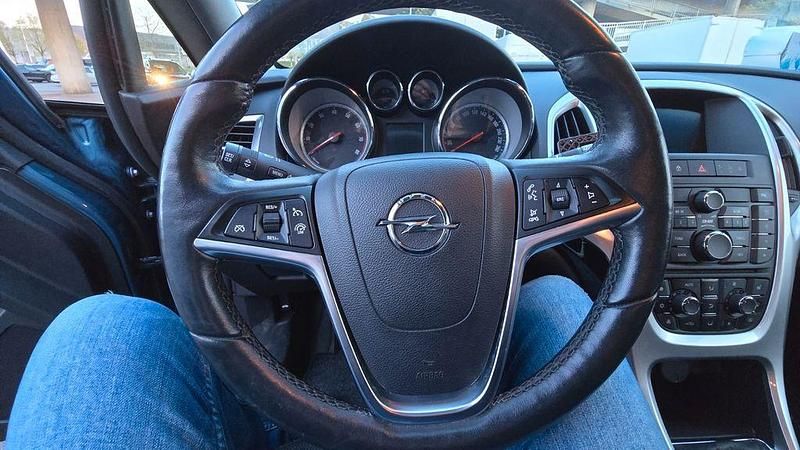 Second-hand Opel Astra 140 CP (102 kW) 2015 Albastru Berlinǎ