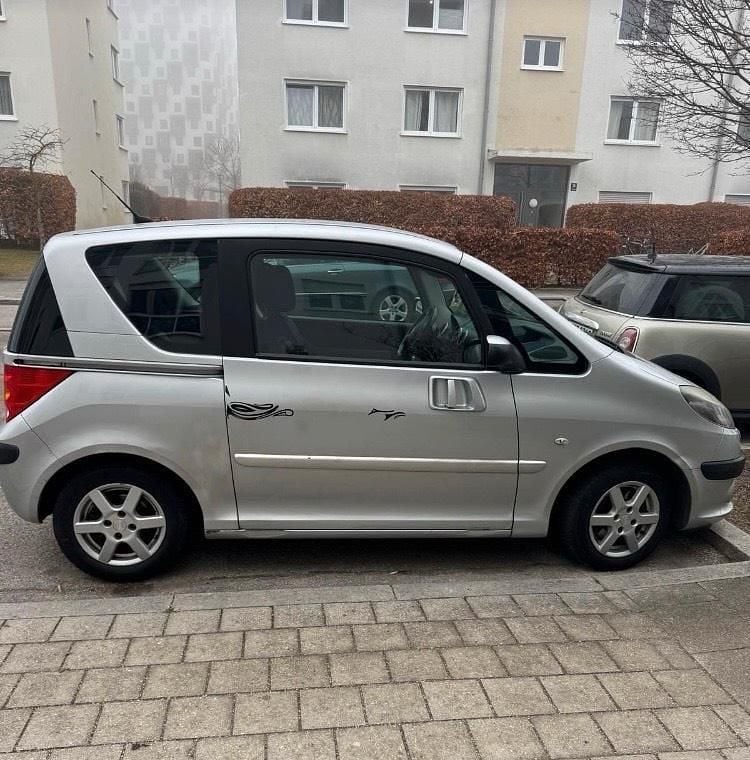 Gebraucht Peugeot 1007 88 PS (64 kW) 2007 Silber Van / Kleinbus