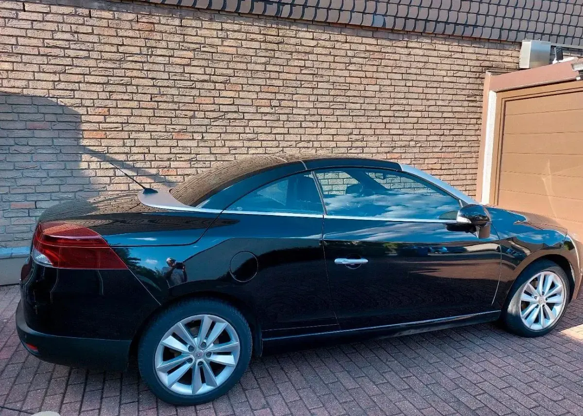 Gebraucht Renault Mégane Cabriolet Luxe 110 PS (80 kW) 2011 Schwarz Cabrio
