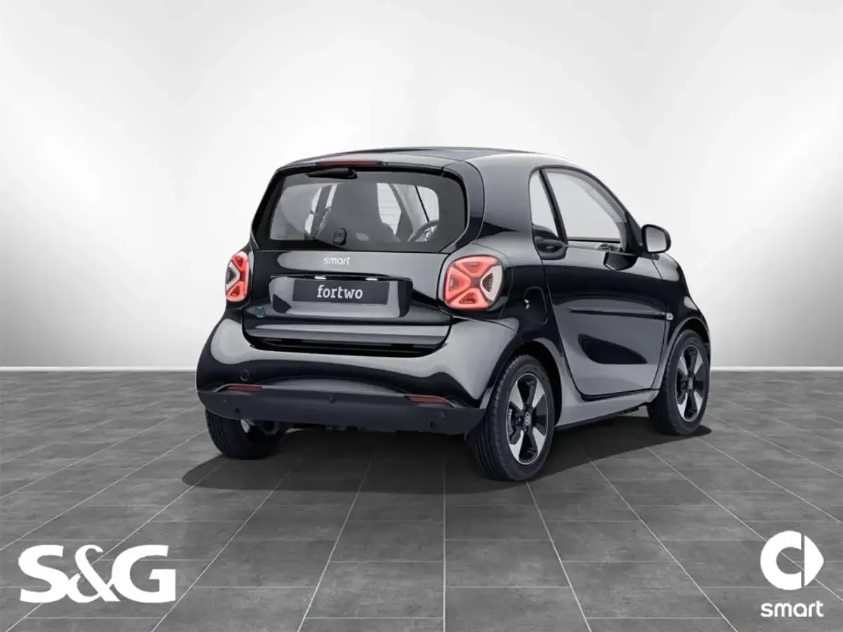 Gebraucht Smart ForTwo Coupé 60 kW (82 PS) 2023 Schwarz Kleinwagen