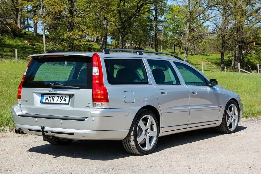 Second-hand Volvo V70 299 CP (219 kW) 2005 Argintiu Break