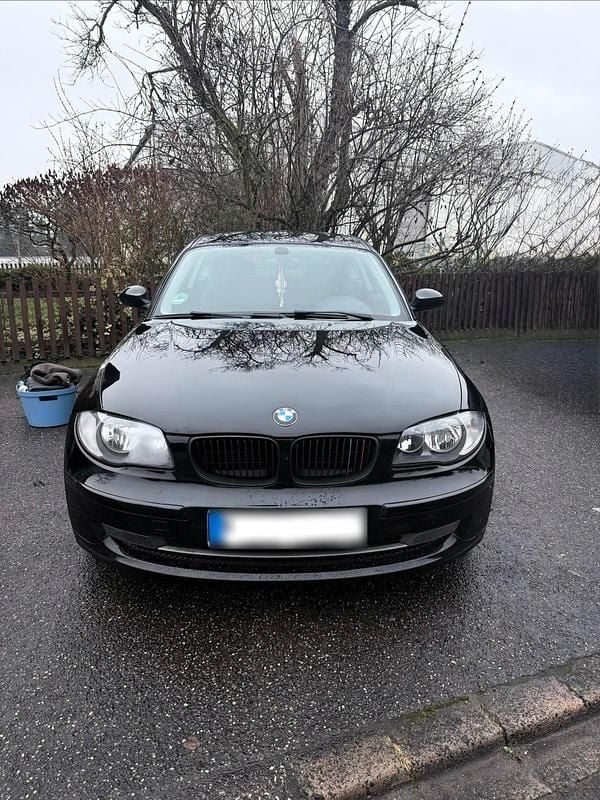 Gebraucht BMW 116 122 PS (89 kW) 2007 Schwarz Kleinwagen