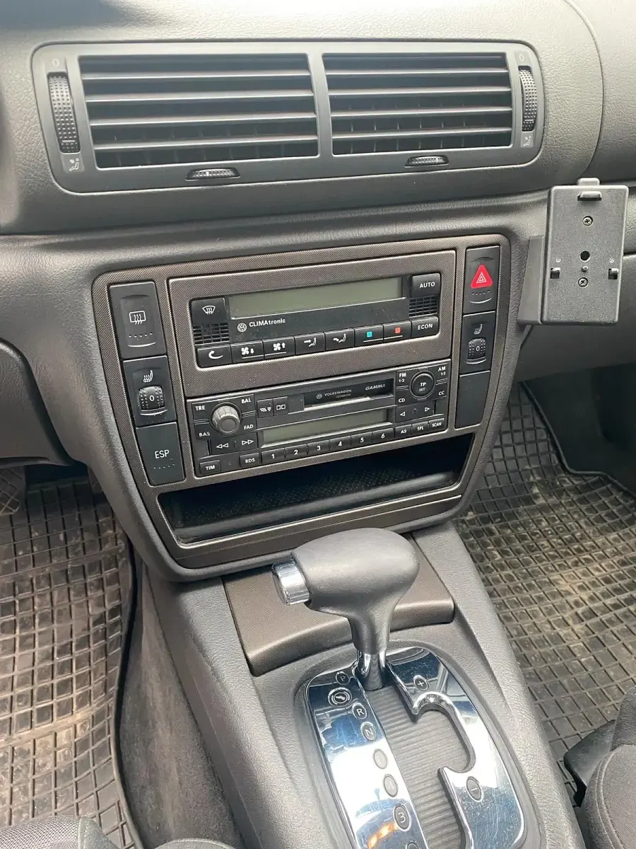 Usata VW Passat 163 CV (119 kW) 2005 Blu Station wagon