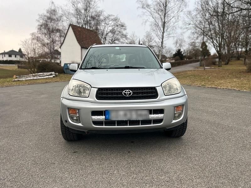 Gebraucht Toyota RAV4 150 PS (110 kW) 2002 Silber SUV