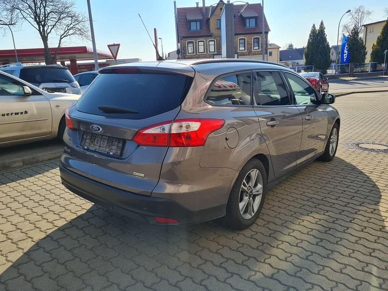 Gebraucht Ford Focus SYNC Edition 125 PS (91 kW) 2014 Braun Kombi