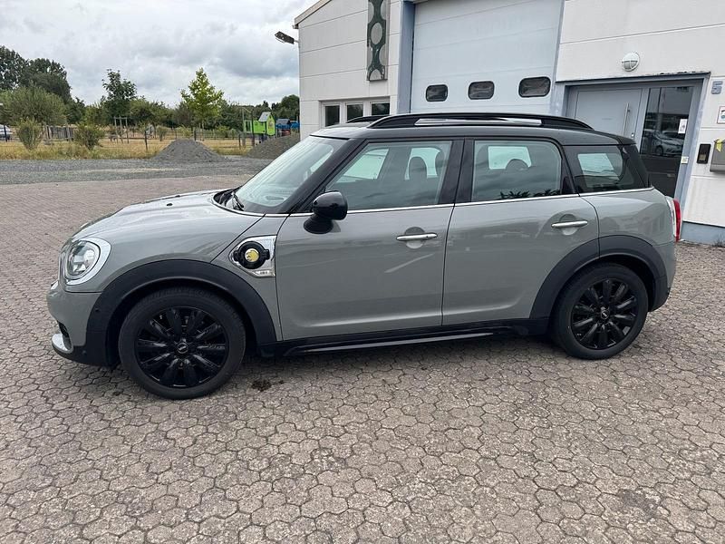 Grau Gebraucht 2018 Mini Cooper Countryman SUV | 18.400 € - Bild 1/4