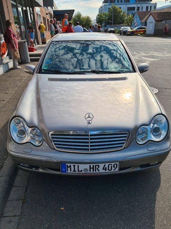 Silber Gebraucht 2003 Mercedes 240 Limousine | 2.900 € (Fairer Preis) - Bild 1/3
