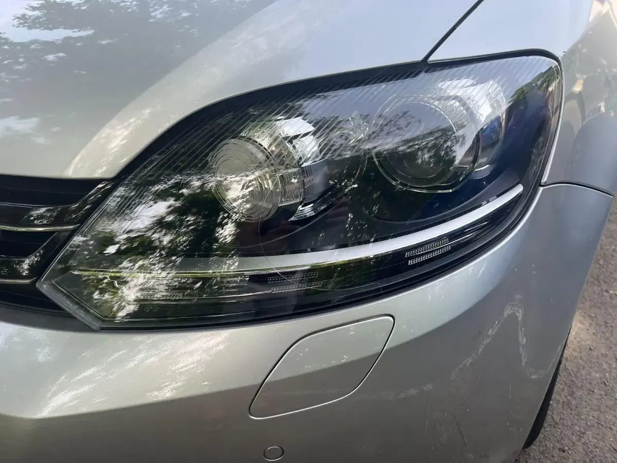 Gebraucht VW Golf Plus Cross Highline 122 PS (89 kW) 2010 Silber Van / Kleinbus