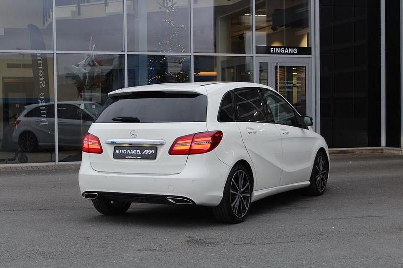 Gebraucht Mercedes B200 Urban 156 PS (114 kW) 2018 Weiß Van / Kleinbus