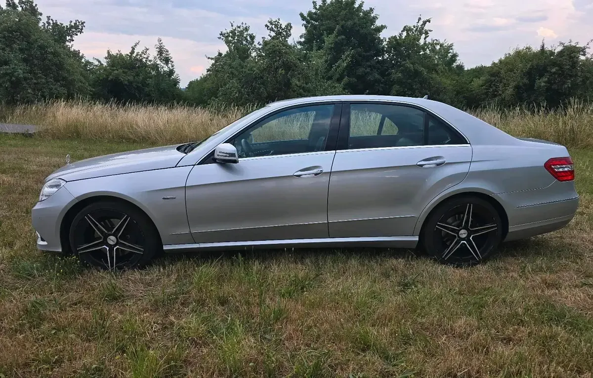 Gebraucht Mercedes E350 Avantgarde 292 PS (214 kW) 2009 Silber Limousine
