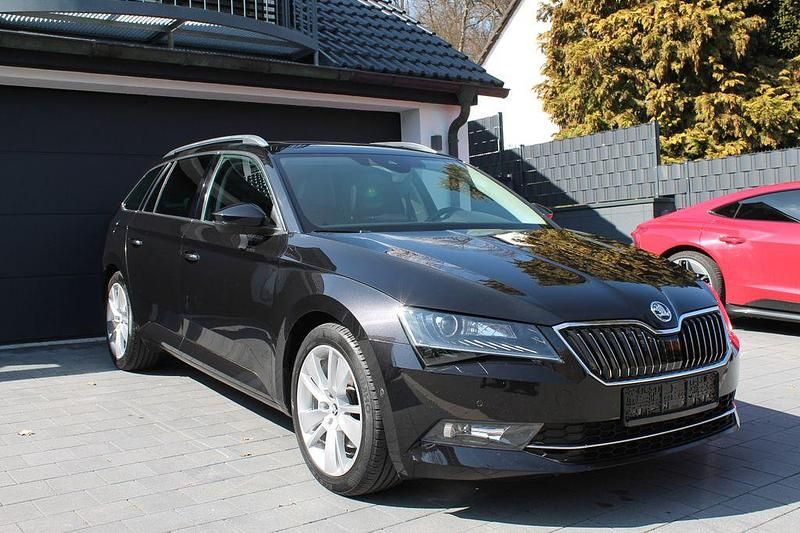 Gebraucht Skoda Superb Style 150 PS (110 kW) 2015 Schwarz Kombi