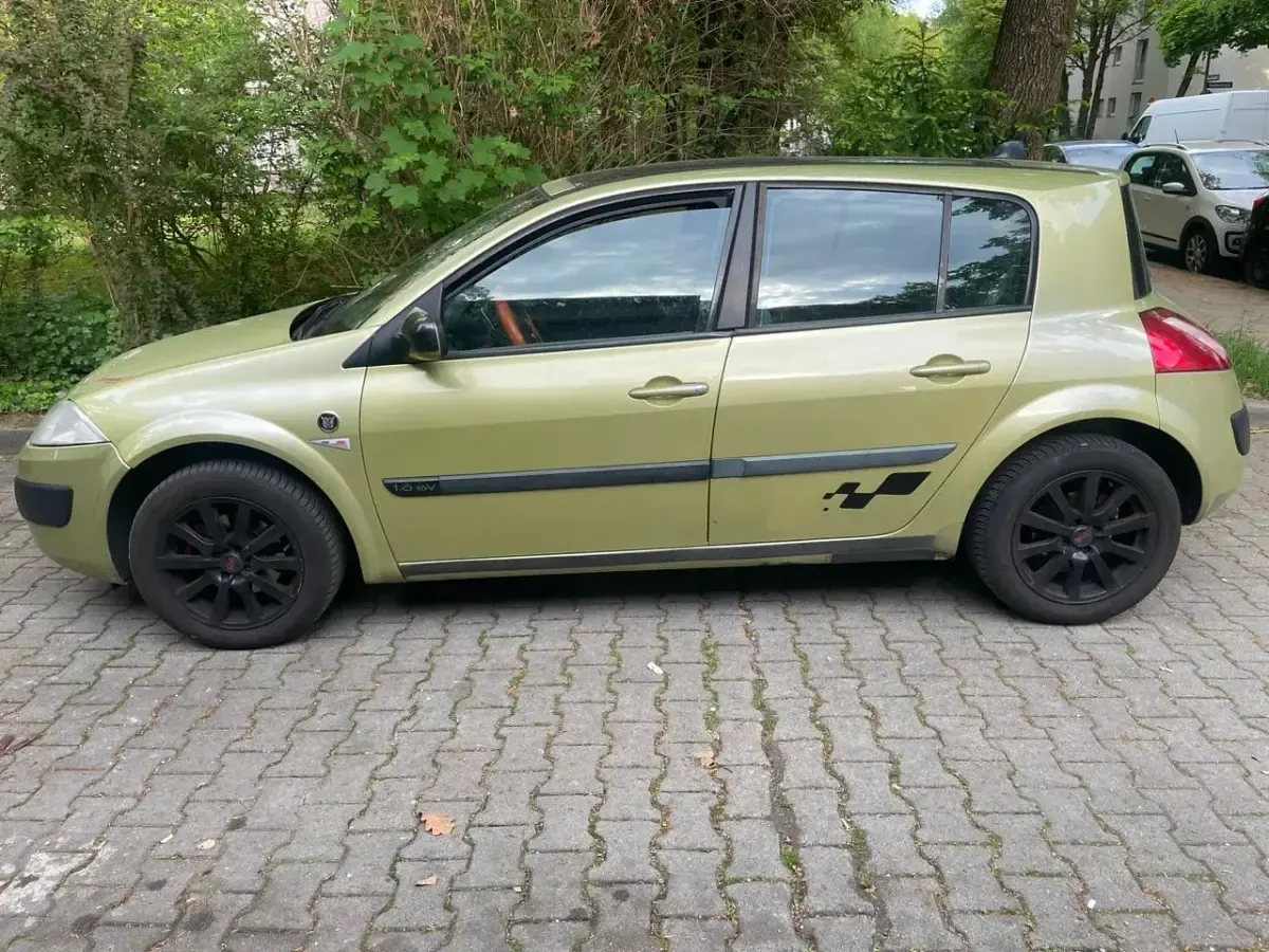 Gebraucht Renault Mégane 100 PS (73 kW) 2004 Grün Kleinwagen