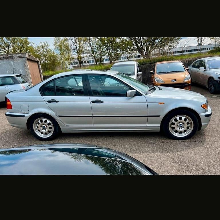 Gebraucht BMW 318 143 PS (105 kW) 2004 Silber Limousine
