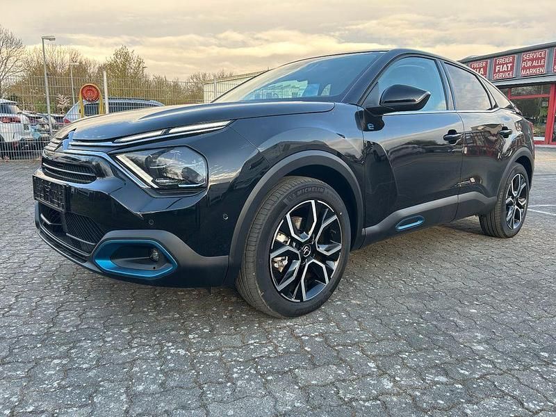 Gebraucht Citroën e-C4 Shine 100 kW (136 PS) 2023 Schwarz Limousine