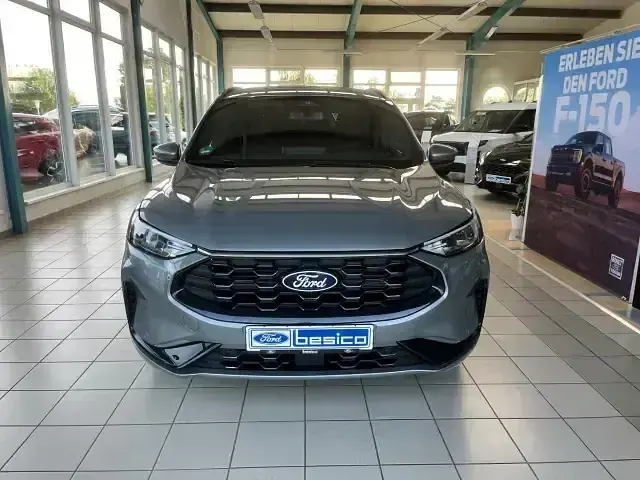 Używany Ford Kuga ST-Line 180 KM (132 kW) 2024 Srebrny SUV