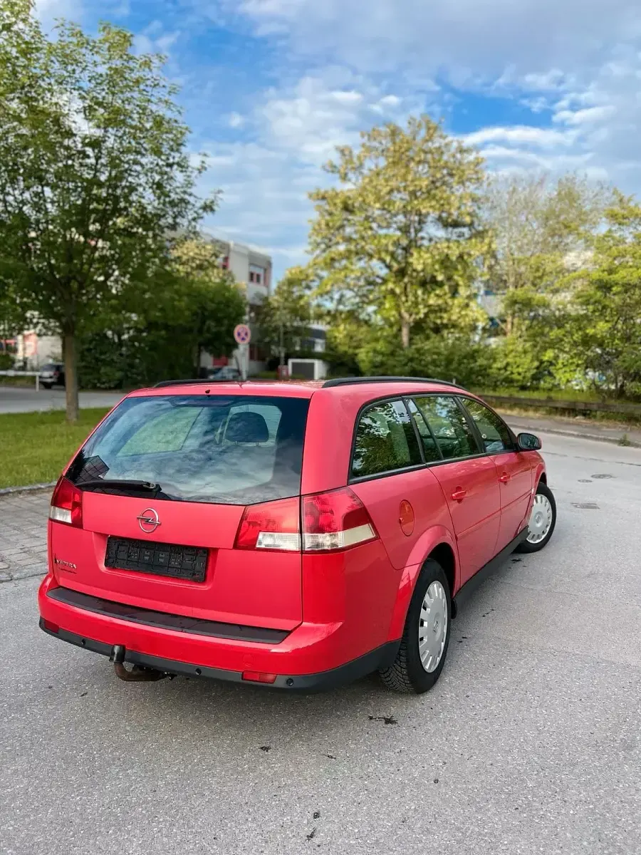 Begagnad Opel Vectra 122 HK (89 kW) 2004 Röd Kombi