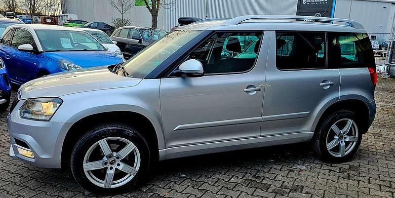 Gebraucht Skoda Yeti Drive 150 PS (110 kW) 2017 Brilliantsilber metallic SUV