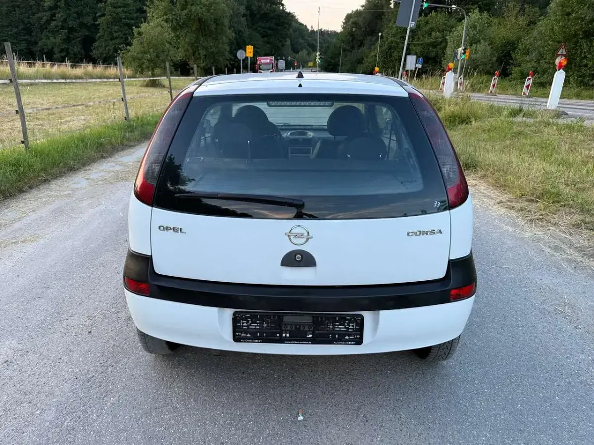 Gebraucht Opel Corsa 58 PS (42 kW) 2002 Weiß Kleinwagen