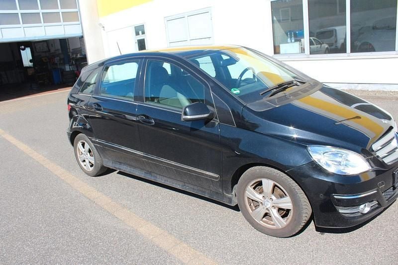 Gebraucht Mercedes B200 140 PS (102 kW) 2008 Schwarz Van / Kleinbus