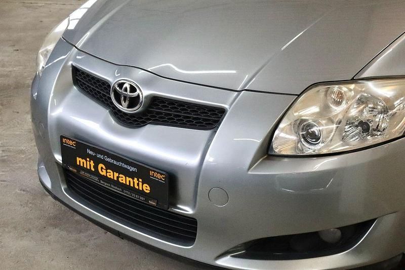 Gebraucht Toyota Auris Team 124 PS (91 kW) 2008 Silber Limousine