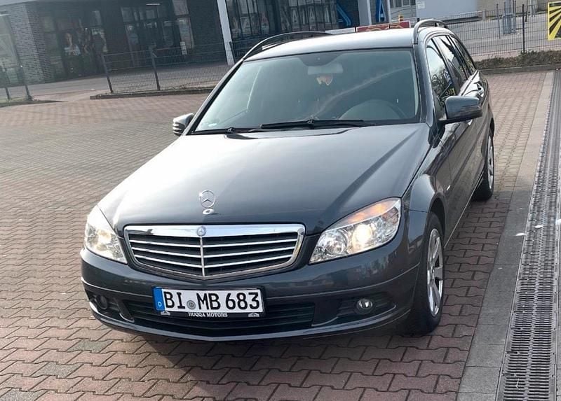 Gebraucht Mercedes C220 170 PS (125 kW) 2011 Schwarz Kombi